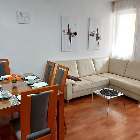 Hestia 3 Bdr Apartment Split Exterior photo