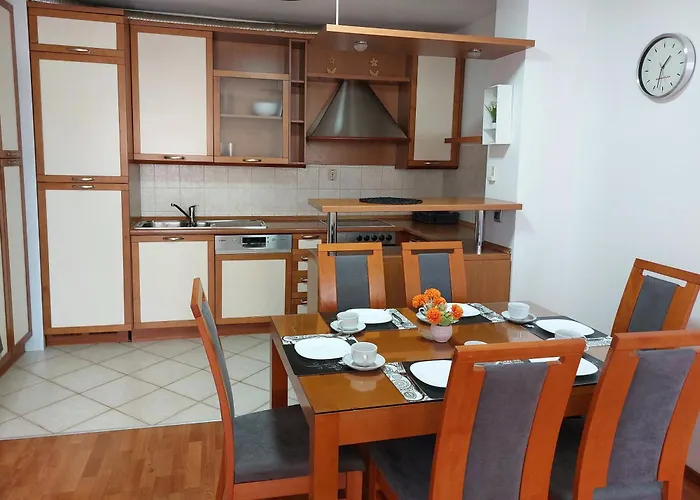 Hestia 3 Bdr Apartment